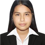 Profesor de educación a niños de diverasas edades